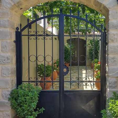 Villa Lucas Melidhónion エクステリア 写真