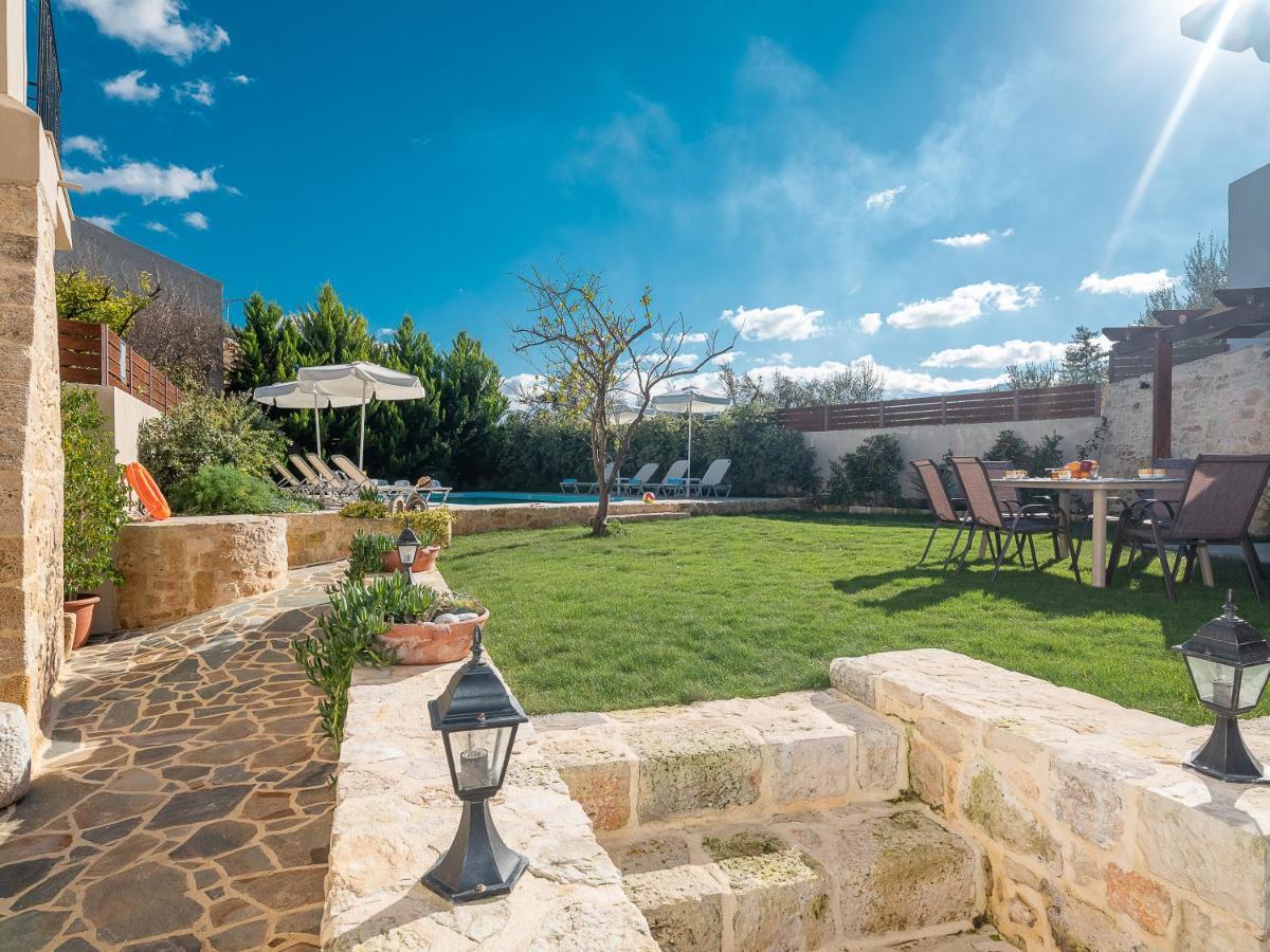 Villa Lucas Melidhónion エクステリア 写真