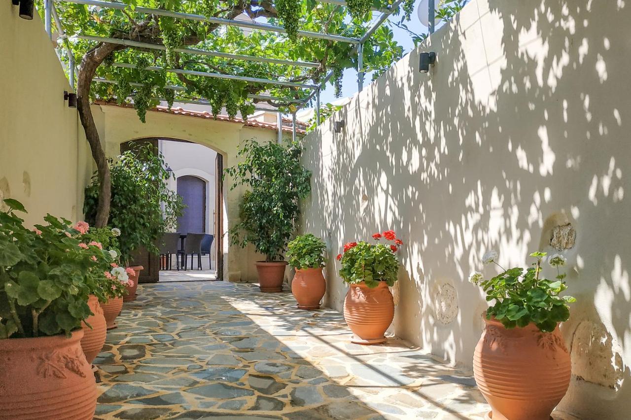 Villa Lucas Melidhónion エクステリア 写真