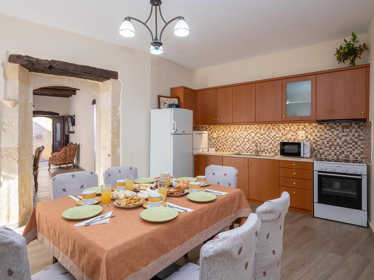 Villa Lucas Melidhónion エクステリア 写真