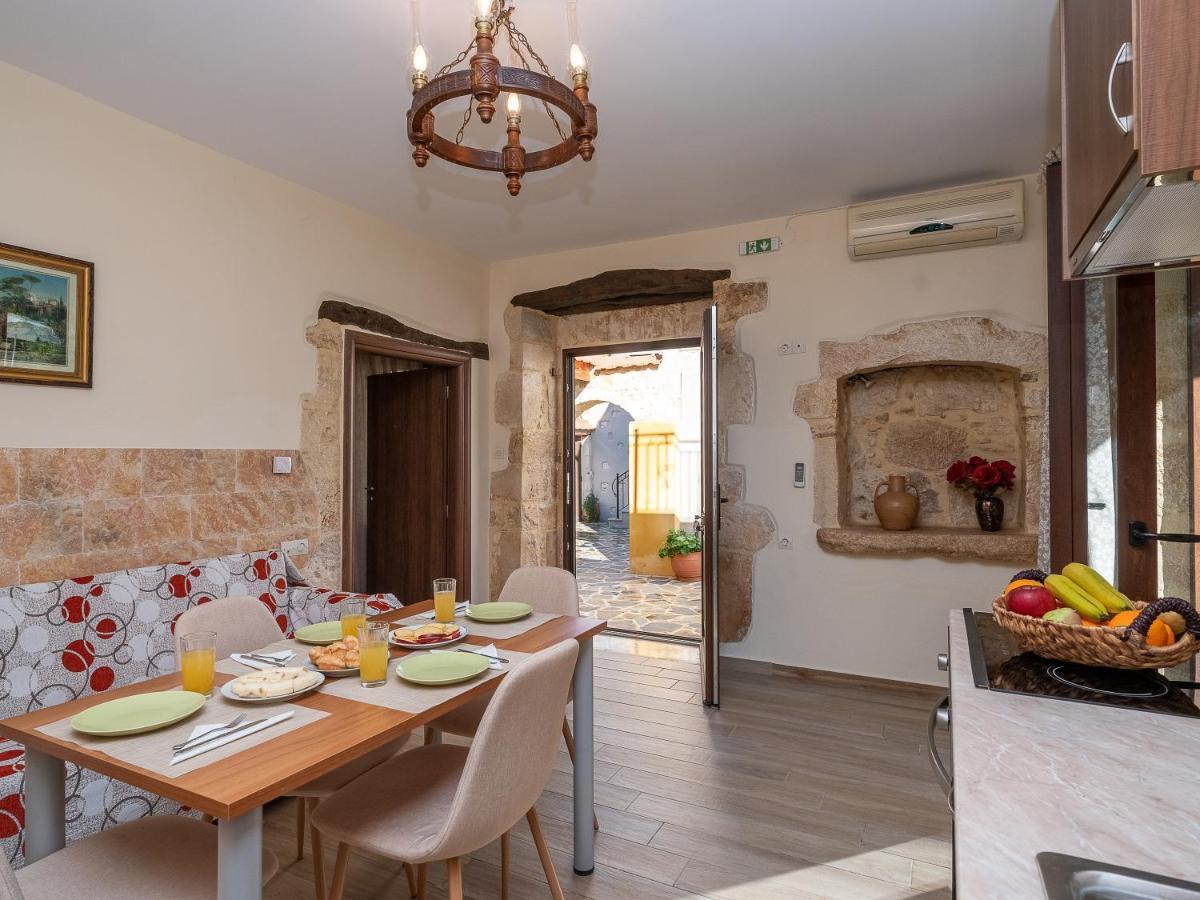 Villa Lucas Melidhónion エクステリア 写真
