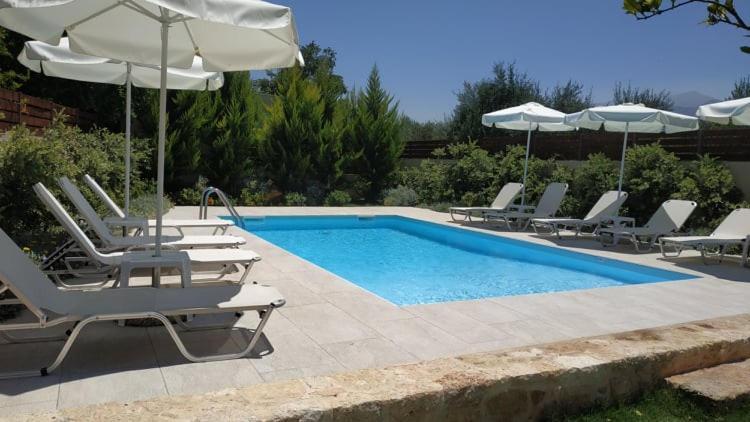 Villa Lucas Melidhónion エクステリア 写真